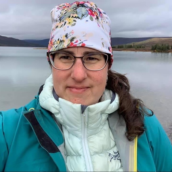 Meet your Posher, Jennifer - Picture 2 of 2